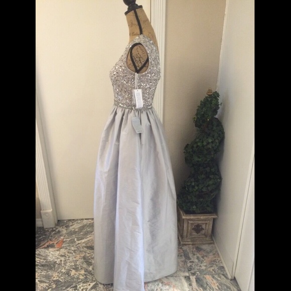 NEW Aidan Mattox [SZ 0‎ ] Embellished Bodice Taffeta Ballgown in Silver - Picture 11 of 16